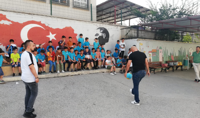 Usta Ayaklar Miniklerle Buluştu
