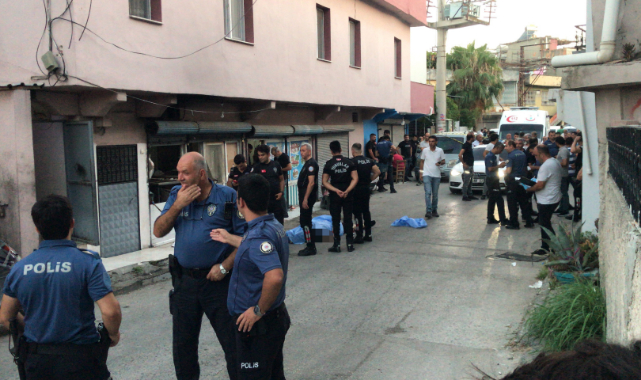 İki Arkadaşını Öldürüp İntihar Etti