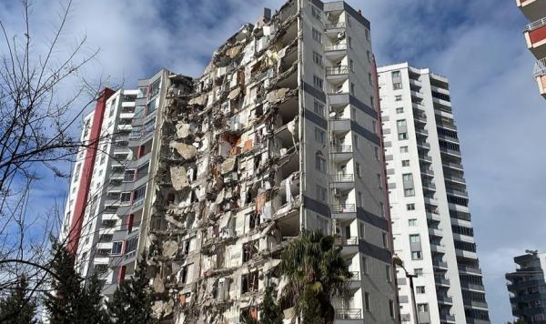 ‘Binanın Kolonları Kesilmiş’