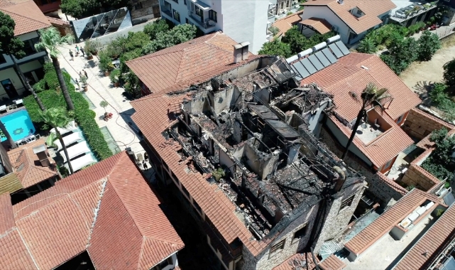 Butik Otelde Yangın:2 Turist Öldü,10 Kişi Yaralandı