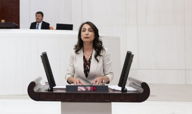''Depremzedeler Konakladıkları Yerlerden Çıkartılıyor''