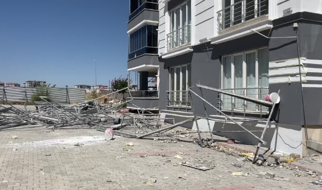 İnşaat İskelesi Çöktü: 1 İşçi Öldü, 2 İşçi Yaralandı