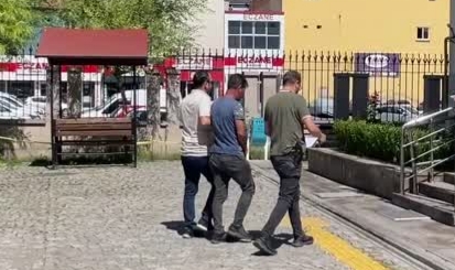 Kavga Ettiği Kardeşini Silahla Vurdu