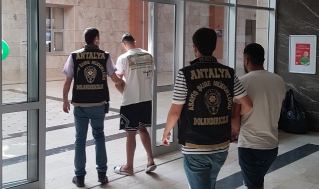 Kendilerini Bankacı Olarak Tanıtıp Dolandırıcılık Yaptılar