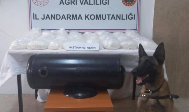 Otomobilin Gaz Tankından 32 Kilo 60 Gram Uyuşturucu Çıktı