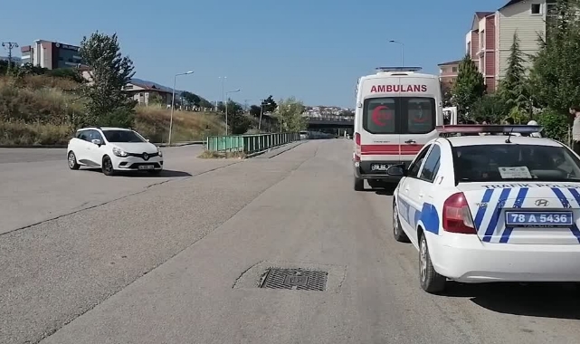 Otomobille Çarpışan Motosikletli Yaralandı