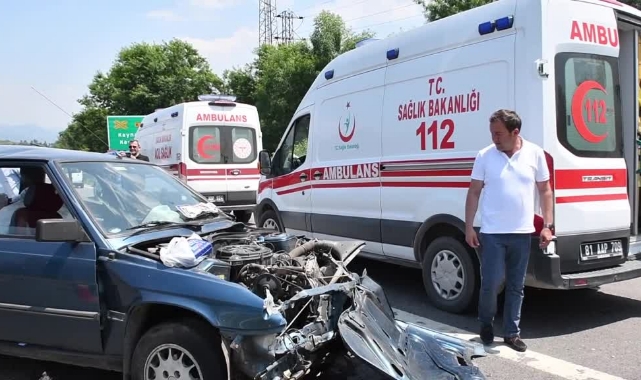 Panelvan İle Otomobil Çarpıştı: 9 Yaralı