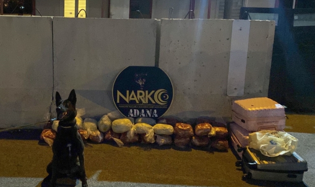 Salça Ve Yağla Kaplı Paketlerde 27 Kilo Esrar Çıktı
