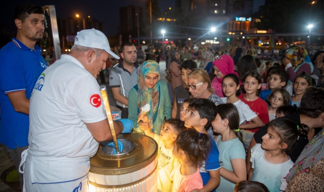 Seyhan’da “Dondurma Kebap” Şovu