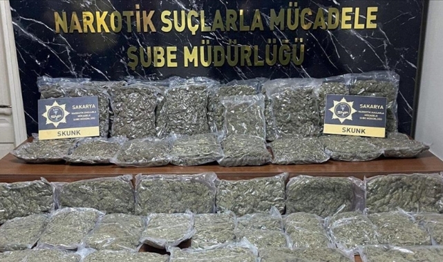 24,5 Kilogram Skunk Ele Geçirildi