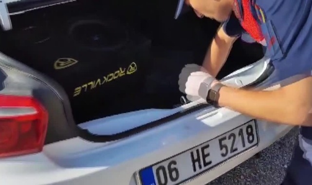 7 Kilo 428 Gram Esrar Ele Geçirildi
