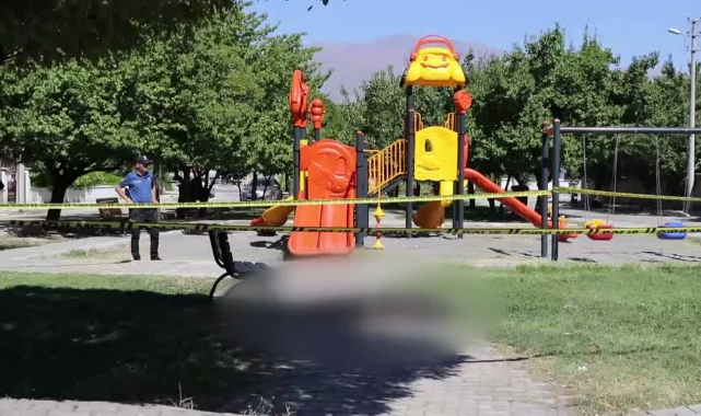 Çocuk Parkında Ölü Bulundu