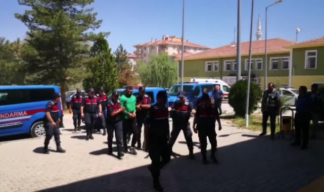 Eşini Öldürdüğü İddia Ediliyor