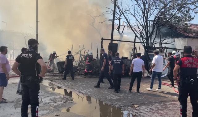 Evin Bahçesinde Çıkan Yangın Korkuttu