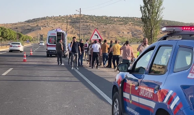 Hafif Ticari Araç Devrildi:1 Ölü, 2 Yaralı
