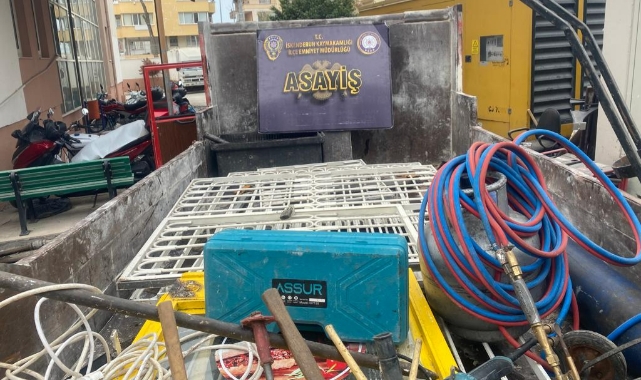 Hırsızlar Suçüstü Yakalandı