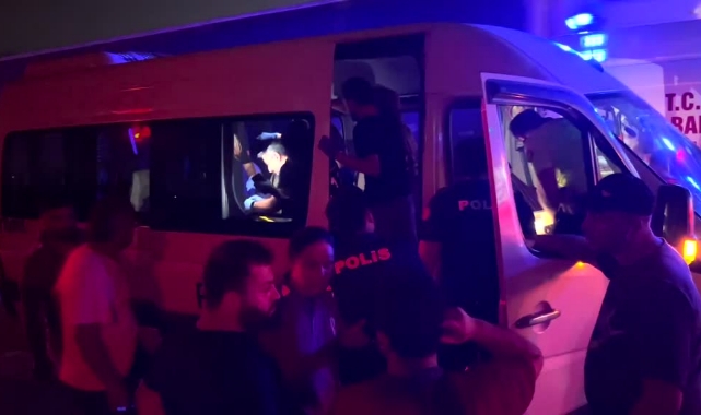 İşçi Servisi Tır İle Çarpıştı