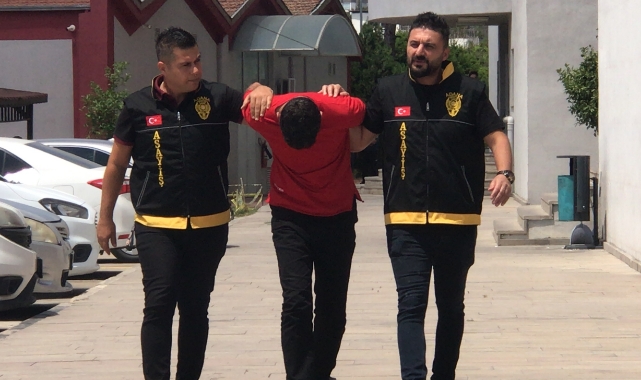 Kadının Çantasını Çalan Zanlı Tutuklandı