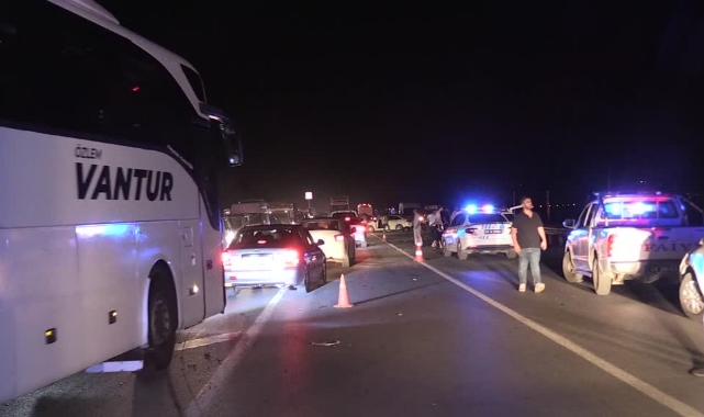 Kara Yolda Zincirleme Trafik Kazası:3 Ölü,8 Yaralı