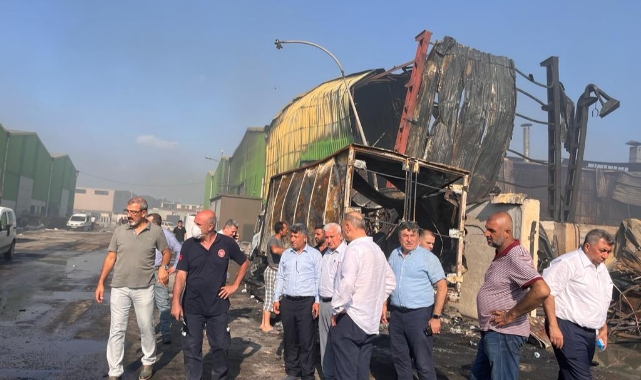 MHP Adana İl’den Yangın Mağduru Esnafa Ziyaret