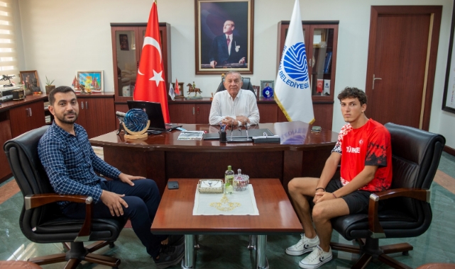 Milli Atletten Başkan Akay’a Ziyaret