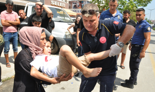 Otomobil Çocuğa Çarptı