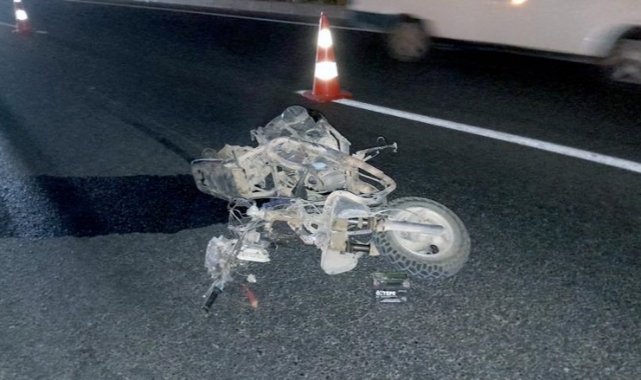Otomobil İle Motosiklet Çarpıştı:2 Ölü, 2 Yaralı
