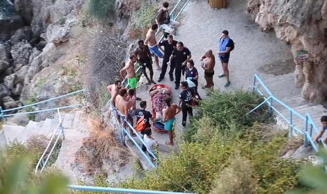 Rus Turist, Falezlerden Düştü