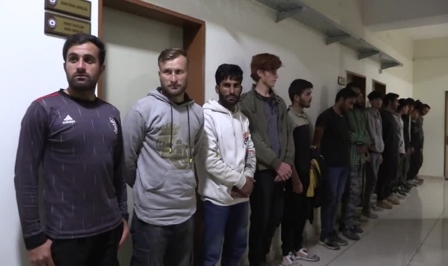 Tırda 70 Düzensiz Göçmen Yakalandı