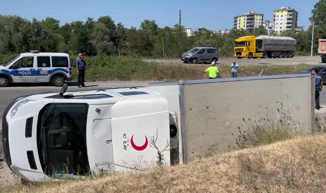 Türk Kızılayı Kan Toplama Aracı Devrildi