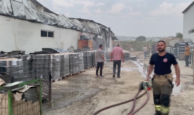 Yapı Malzemeleri Üreten Fabrikada Yangın
