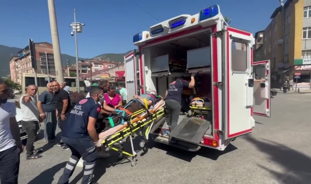 Yolun Karşısına Geçmek İsterken Otomobil Çarptı