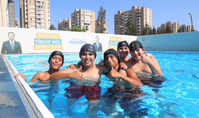 Yüreğirli Çocuklar Hem Yüzme Öğreniyor Hem De Eğleniyorlar