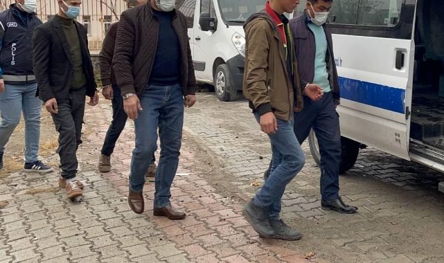 13 Düzensiz Göçmen Yakalandı