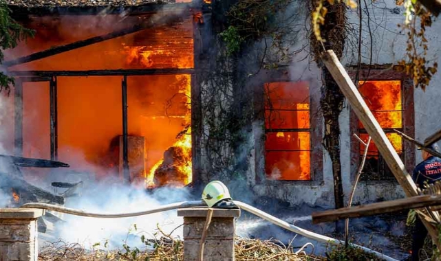 150 Yıllık Tarih Alevlere Teslim Oldu