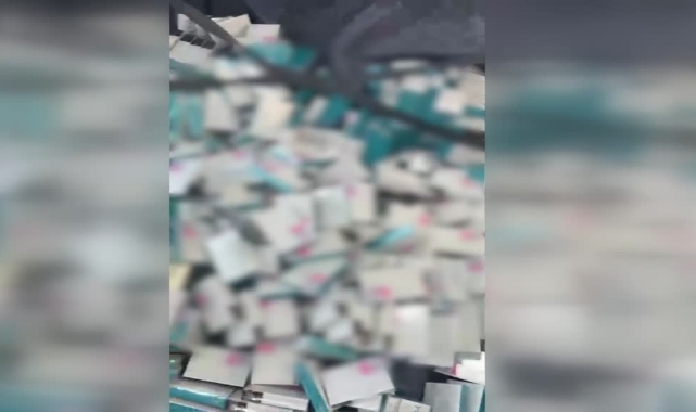 Adana Havalimanı'nda Elektronik Sigara Tütünü Operasyonu