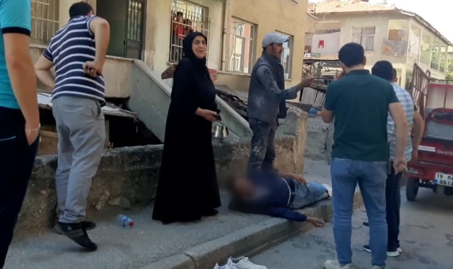Arazi Yüzünden Sopalarla Birbirine Girdiler!