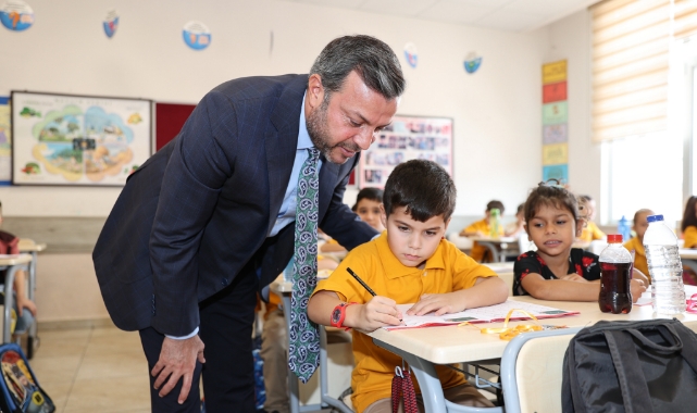 Başkan Kocaispir Okulun İlk Günü Öğrencileri Yalnız Bırakmadı
