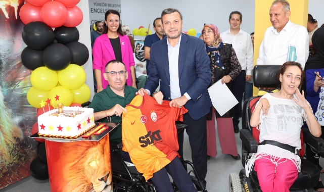 Bedensel Engelli Levent’e Doğum Günü Sürprizi
