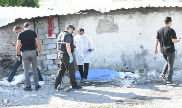 Boş Arazide Ölü Bulundu