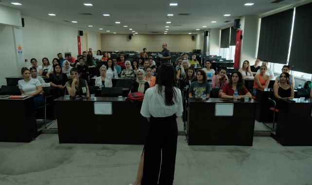 Büyükşehir Ve Yeşilay İş Birliğiyle Teknoloji Bağımlılığı Semineri Düzenlendi