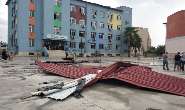 Fırtına Ağacı Uçurdu