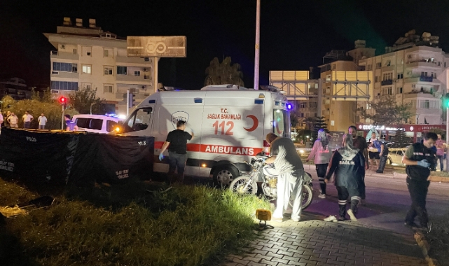Hafif Ticari Araçla Çarpışan Motosikletin Sürücüsü Öldü
