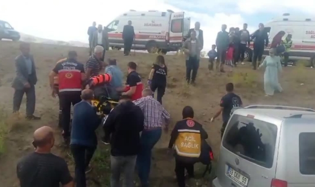 Kamyonet, Şarampole Devrildi
