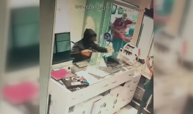 Kuyumcu Soygununda İş Yeri Çalışanı Yaralandı