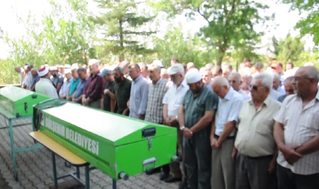 Selde Yaşamını Yitiren Çift Toprağa Verildi
