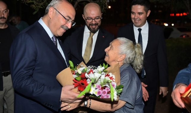 Vali Köşger Huzurevi Sakinleriyle Bir Araya Geldi