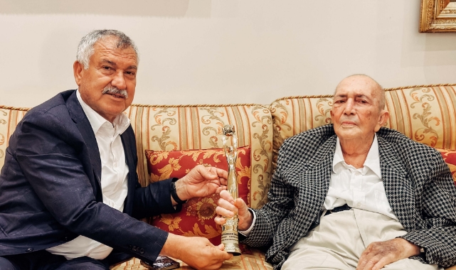 Zeydan Karalar’dan “Bay Sinema” Türker İnanoğlu’na Duygulandıran Ziyaret
