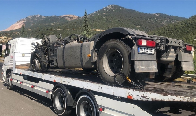 Zincirleme Trafik Kazası:2 Ölü,4 Yaralı