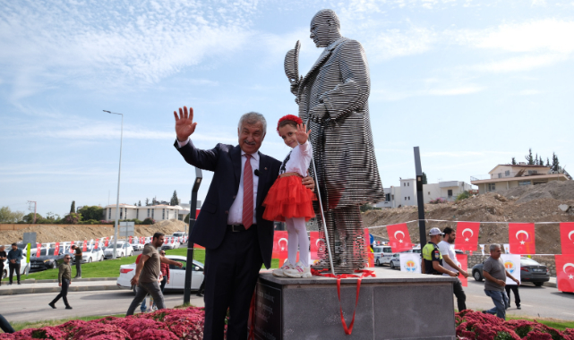 Atatürk Anıtı Açıldı